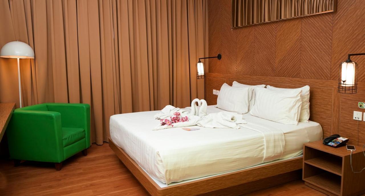 Maxonehotels.Com At Vivo Palembang Luaran gambar